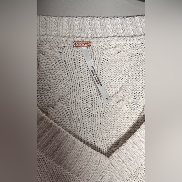Free People Cream V-Neck Cable Knit Sweater - Picture 5 of 9